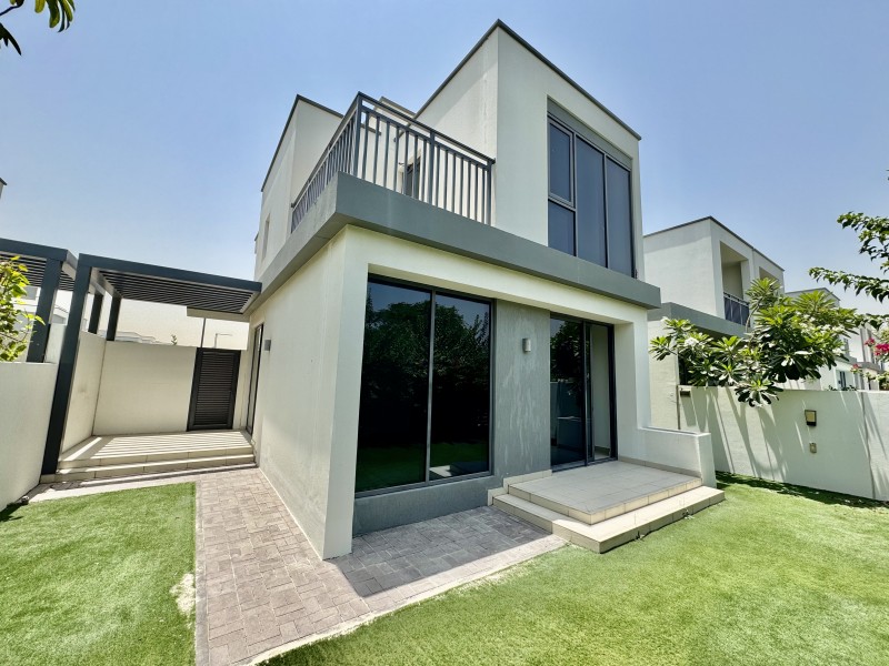 LARGE PLOT 4 BED | 2E | CORNER END VILLA | VACANT