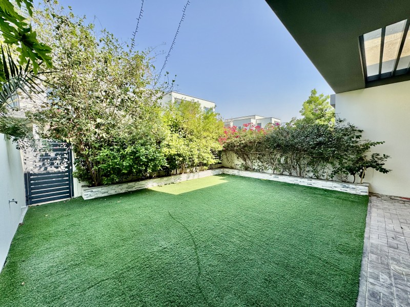 3 BEDROOM PLUS MAIDS | VACANT | BACK TO BACK 