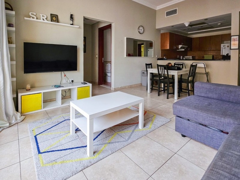 Large 1BR